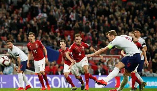 德甲前瞻：柏林联合迎战汉堡，防线危机PK进攻乏力  